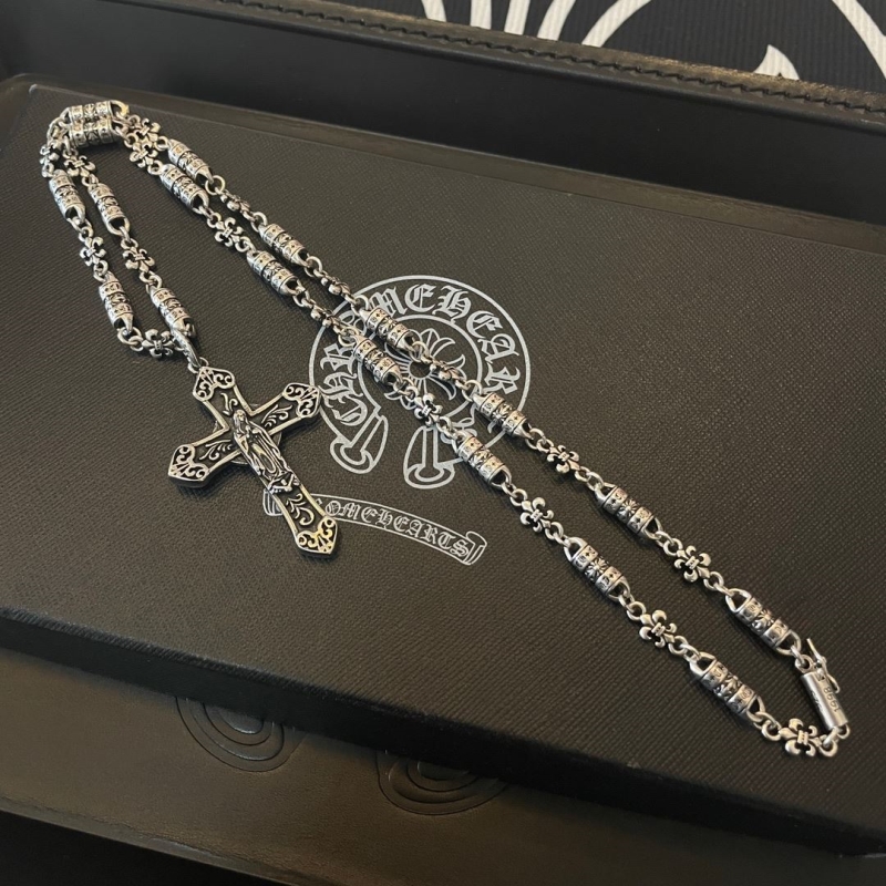 Ch**me He**ts necklaces